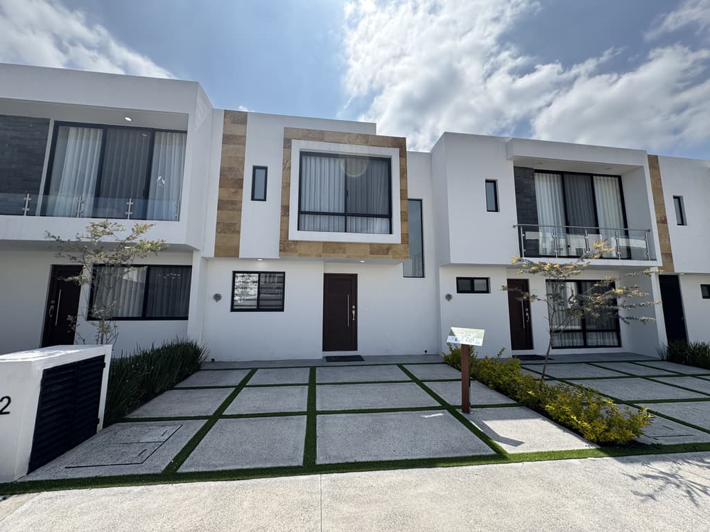 Casa en venta en Juriquilla Querétaro - foto 1