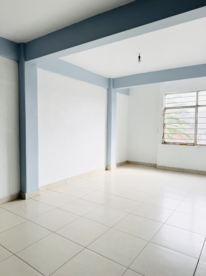 Casa en venta a una cuadra de metro Ecatepec - Estancia piso 1