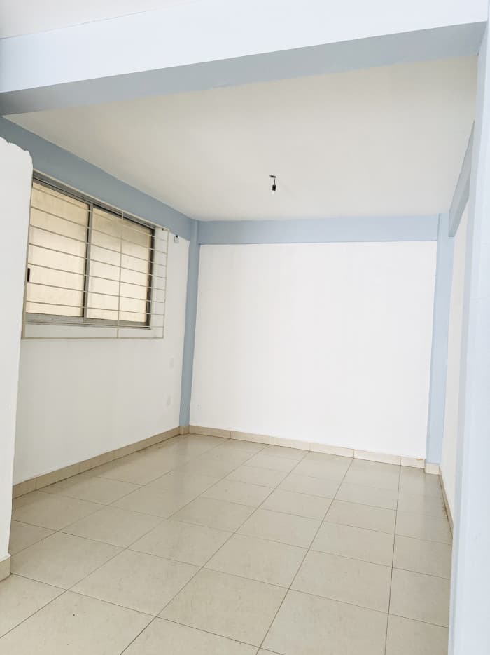 Casa en venta a una cuadra de metro Ecatepec - Estancia piso 1