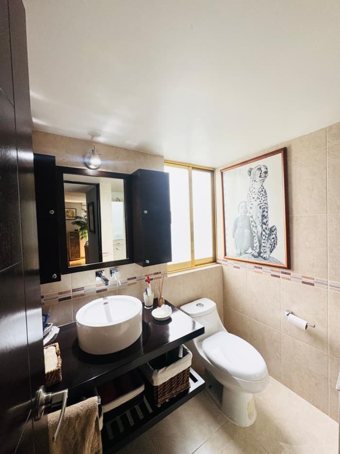Departamento en venta en la colonia San Rafael - baño completo de visitas