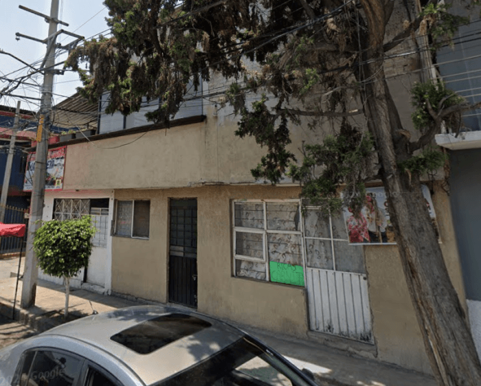 Casa en venta en Santa María Tulpetlac en esquina - foto 2