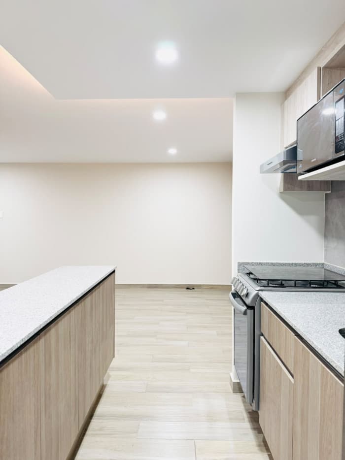 Renta departamento cerca de Reforma e Insurgentes CDMX - Pasillo de cocina