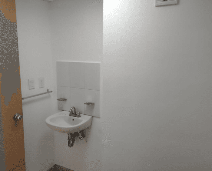 Venta de departamento remodelado en la Cuauhtémoc - baño
