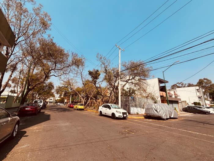 Terreno en Venta en Col. Los Cedros, Coyoacán, CDMX - Calle vista